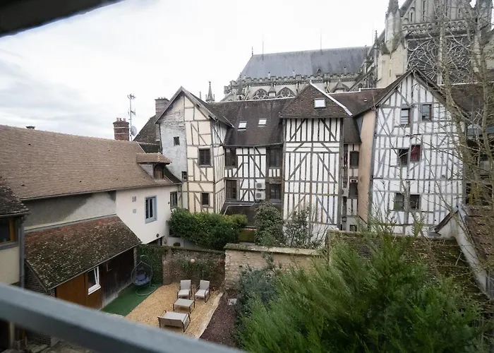 Les Cieux De La Cathedrale - Calme - Jardin - Wifi