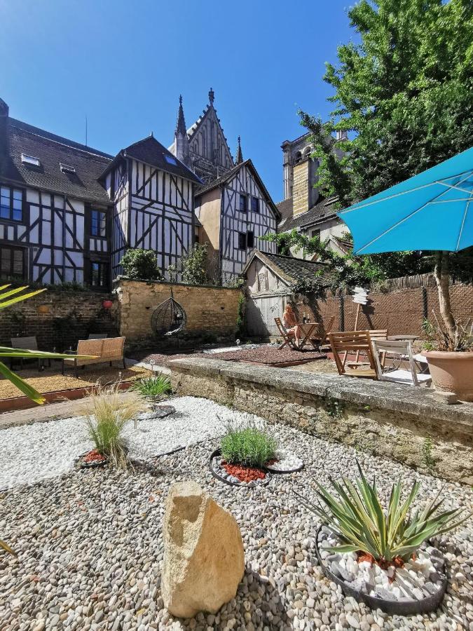 Les Cieux De La Cathedrale - Calme - Jardin - Wifi Apartment